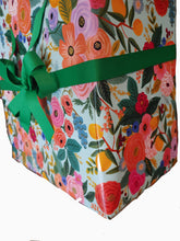 Load image into Gallery viewer, GIFT WRAP PAPER: FLORAL