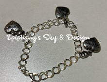 Load image into Gallery viewer, BRACELETS: Charm bracelet w/clip-on heart charms
